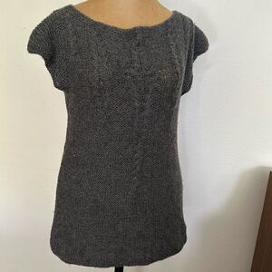 Voz sz L dark grey short sleeve hand knit sweater made in Chile 100% wool